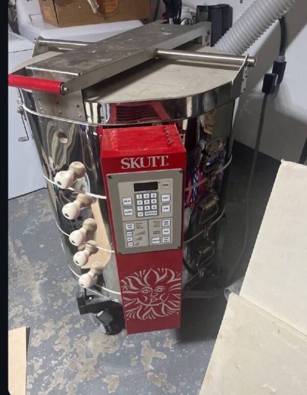 Skutt KM-1027 Kiln (USED 7 MONTHS OLD)