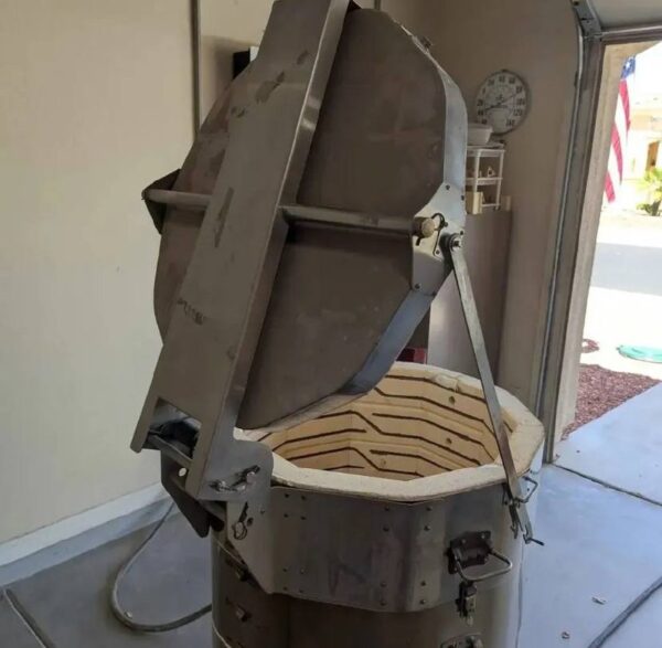 Skutt KM-1027 Kiln (USED 7 MONTHS OLD) - Image 2