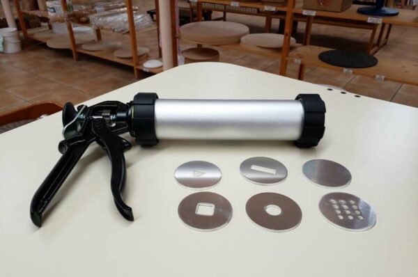 Shimpo Hand Extruder(NEW 3 MONTHS OLD) - Image 2